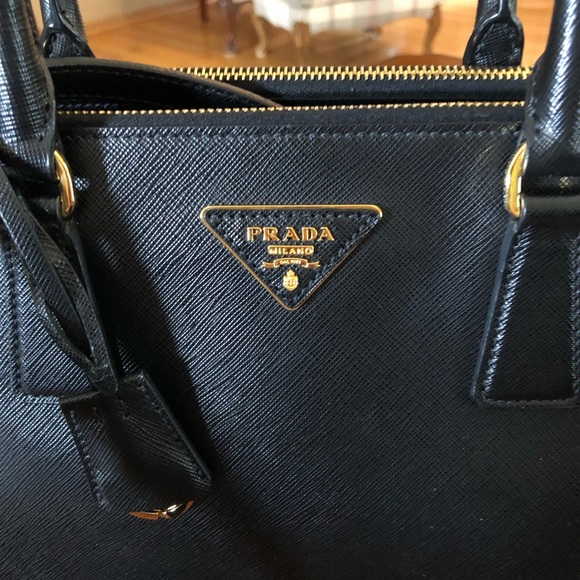 Prada saffiano / medium - Picture 3 of 4